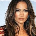 Jennifer Lopez é flagrada irreconhecível sem maquiagem