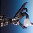 Braço robótico tem mais habilidade que braço humano.