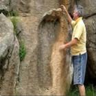 Misteriosa pegada de pé humano gigante aparece na África do sul