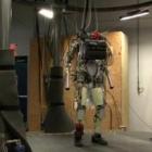 Robô americano faz ginástica, caminhadas e até agachamento