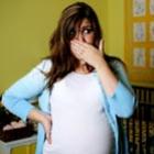 Por que as mulheres têm enjoos durante a gravidez?