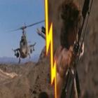 Helicóptero com lotes de armas vs Rambo