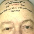 Americano é preso por agressão, mas pede ‘perdão’ em tatuagem