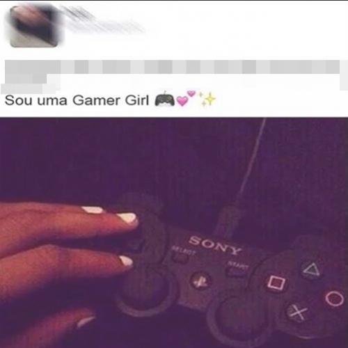 Uma garota incomum porque comprou o vídeo game errado