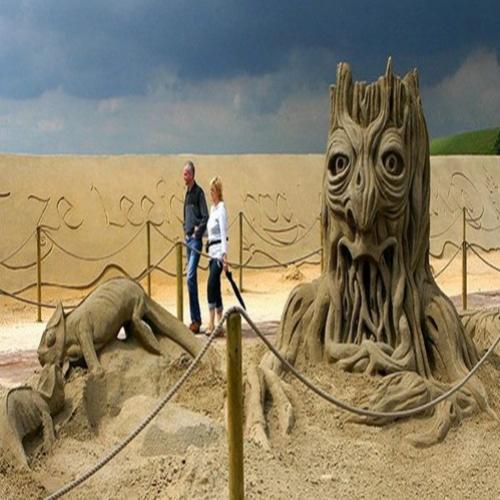 Maravilhosas esculturas de areia.