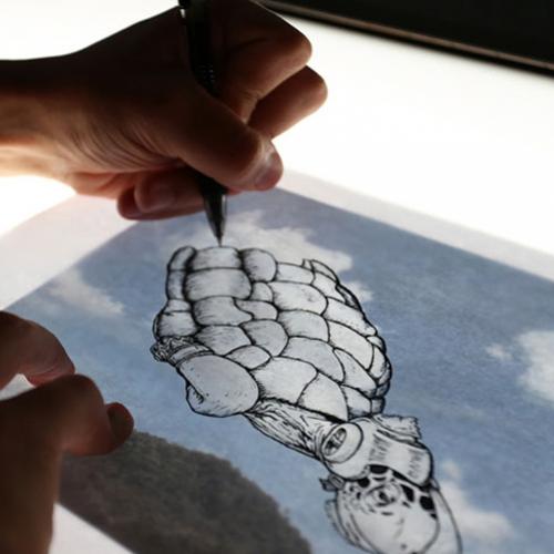Esse artista tira fotos de nuvens e desenha o que vê em cima delas