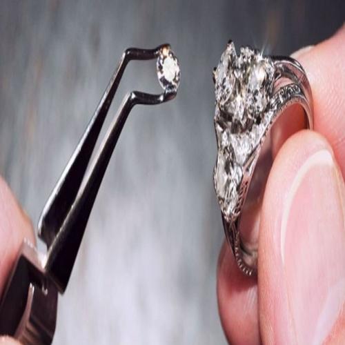 Diamantes sintéticos podem ser feios em micro-ondas