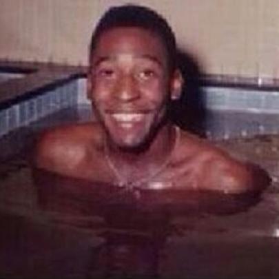 Para imagem de Pelé no FIFA 14, EA usou foto do jogador em uma banheir