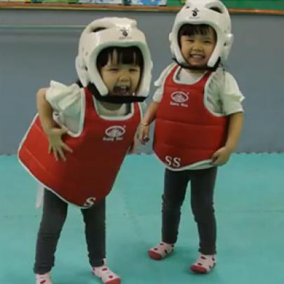 Fofuras lutando taekwondo