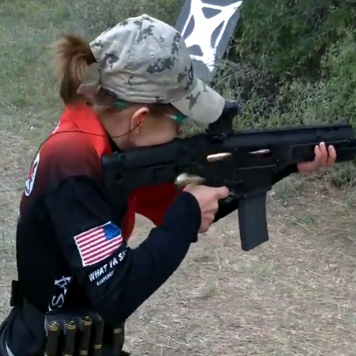 Menina de 13 anos atiradora de Elite