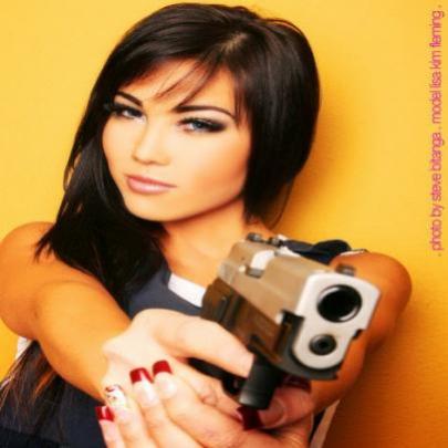 Mulheres e armas uma combinação perigosa