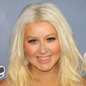 Christina Aguilera emagreceu e tem usado maquiagem mais clean.
