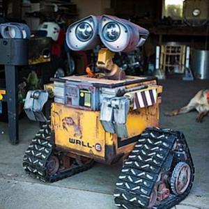 Um robô Wall-E de verdade
