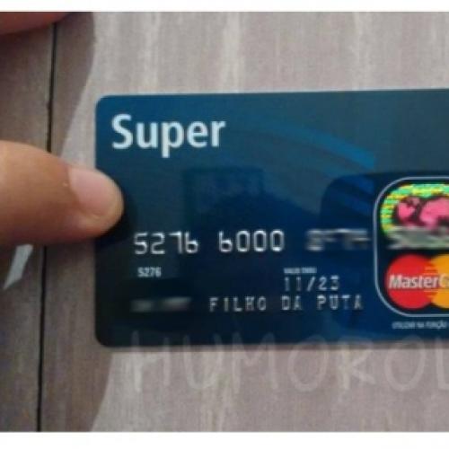 Sobrenome errado no cartão de crédito