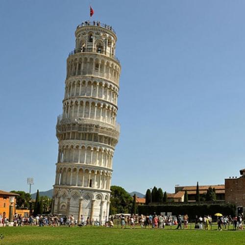 Por que a Torre de Pisa é inclinada?