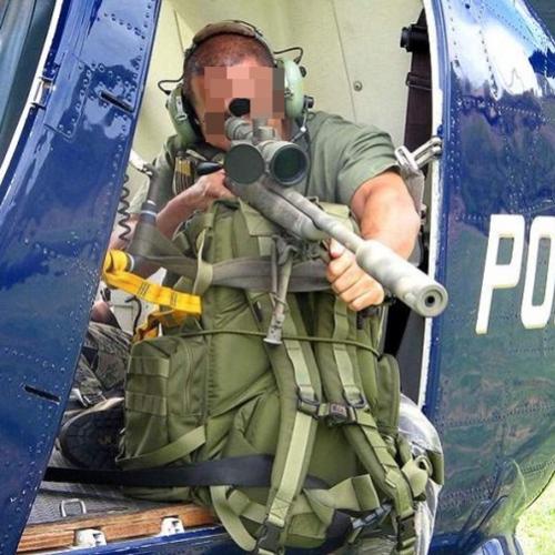 Sniper em helicóptero do Bope mata 6 traficantes ao vivo