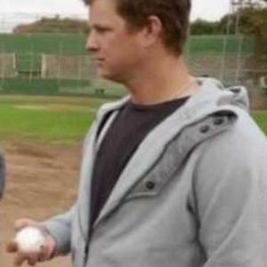 Matt Cain destruindo objetos no ar com bola de Baseball