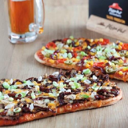 Pizza Hut lança pizzas feitas de cerveja artesanal