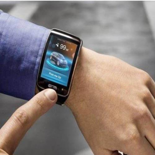 BMW cria sistema que permite usar relógios para estacionar carros