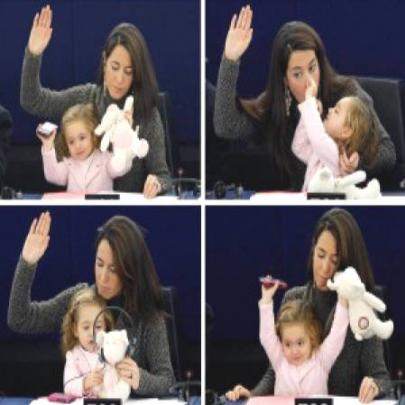 Deputada italiana leva filha para sessões do Parlamento Europeu