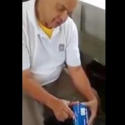  Homem abre caixa de leite e encontra algo que vocês não vão acreditar
