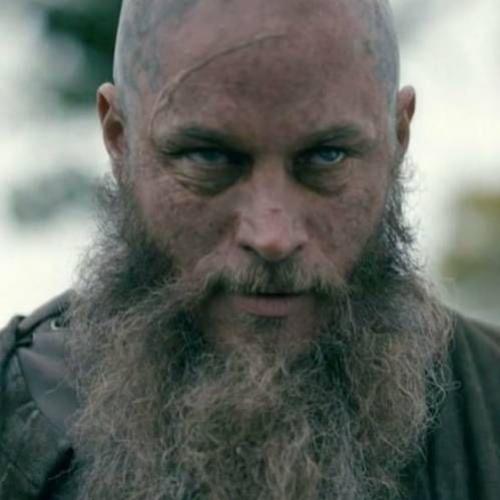 Vikings: Travis Fimmel surpreende ao ser questionado sobre Ragnar Loth