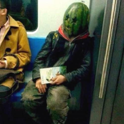 Passageiros incomuns vistos no metrô