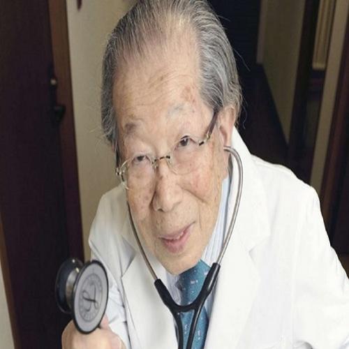 Médico japonês compartilha 12 de seus princípios para uma vida longa