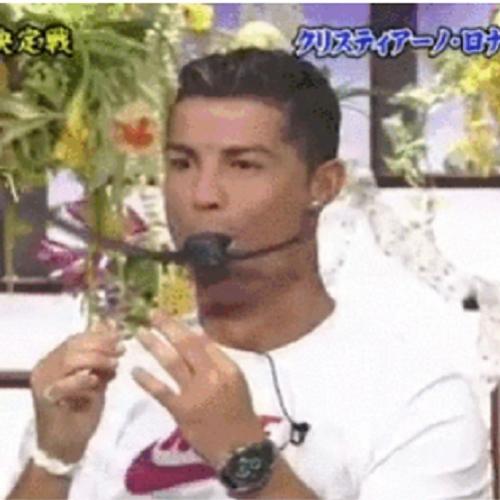 Cristiano Ronaldo com vergonha do seu próprio comercial