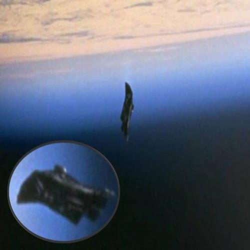 O misterioso satélite negro desconhecido fotografado pela NASA