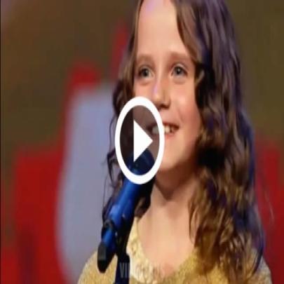  Menina de 9 anos solta a voz nunca vista