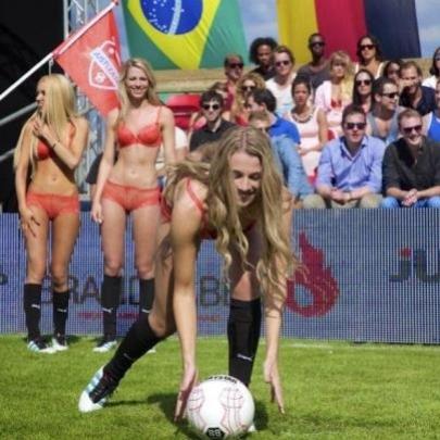 Holanda inova com Copa do Mundo de lingerie; veja fotos