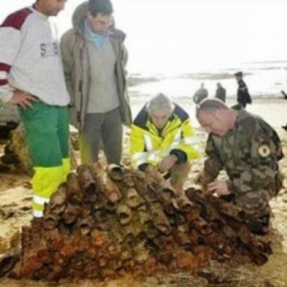Após tempestade, munições da Segunda Guerra surgem em praia francesa