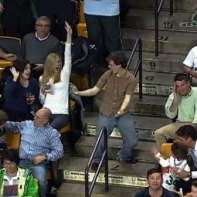 Vídeo de torcedor do Celtics dançando no estádio viraliza na internet