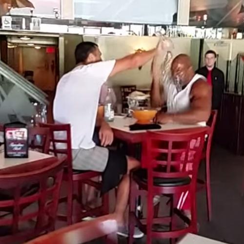 Boxeador humilhado parte para cima do outro em restaurante