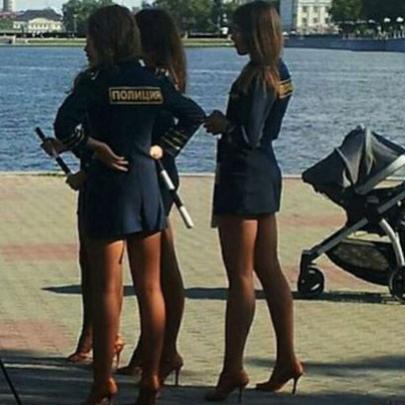 Policias russas proibidas de encurtar as saias