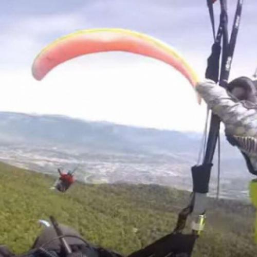 Paraquedista se choca com outro e escapa por pouco da morte