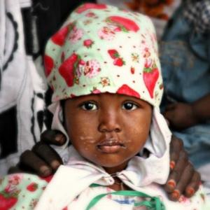 Spas de engorda da Mauritânia: onde garotas são forçadas a comer!