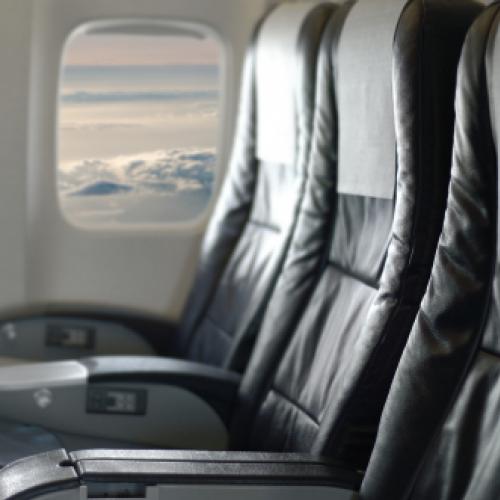 Dica de Viagem: antes de viajar sempre limpe o seu assento no avião