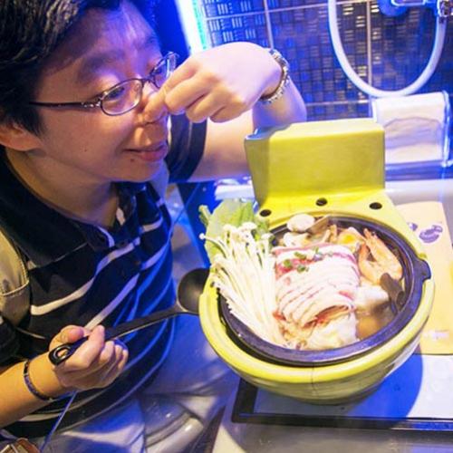 Exótico restaurante em Taiwan tem decoração toda inspirada no banheiro