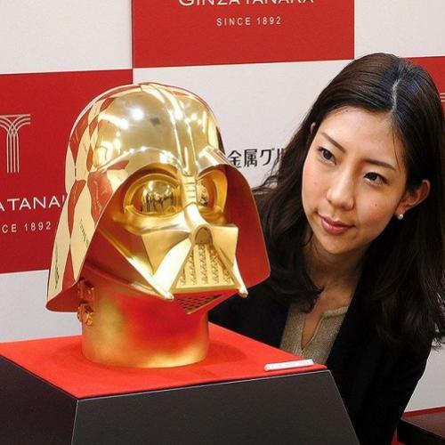 Réplica da cabeça de Darth Vader de ouro é vendida no Japão