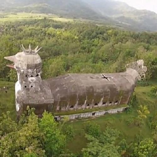 Esta igreja abandonada no meio da selva é diferente de tudo o que já v