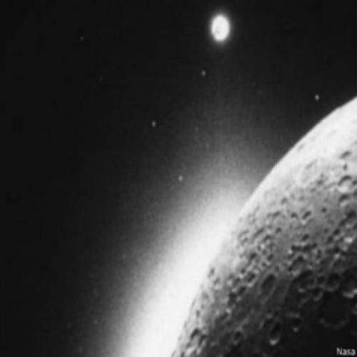 Cientistas desvendam mistério de nuvem lunar 