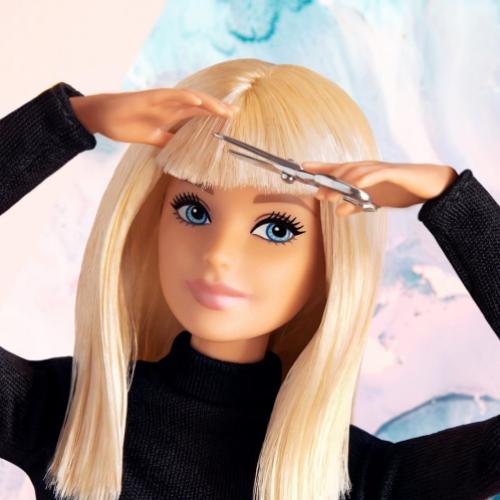 Barbie na quarentena vivendo como você