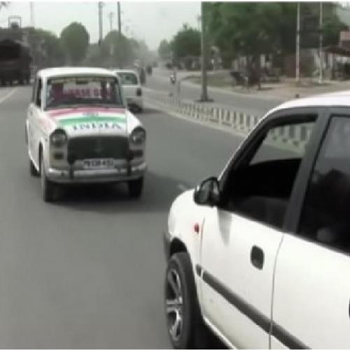 Taxista indiano só dirige de ré a 11 anos e tem autorização para isso.