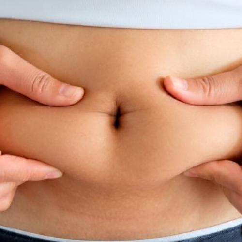 Segundo um novo estudo, a gordura abdominal pode causar câncer.