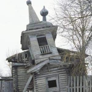 Igrejas de madeira abandonadas na Rússia