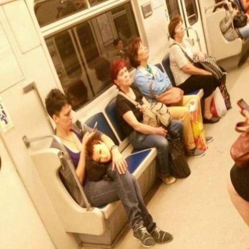 25 piores situações bizarras já vistas em metrô