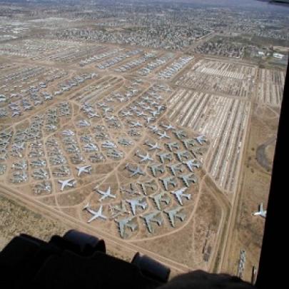 O maior cemitério de aviões do mundo.