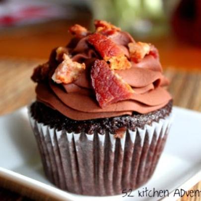 De pirulito a cupcake, conheça as bizarras comidas de bacon